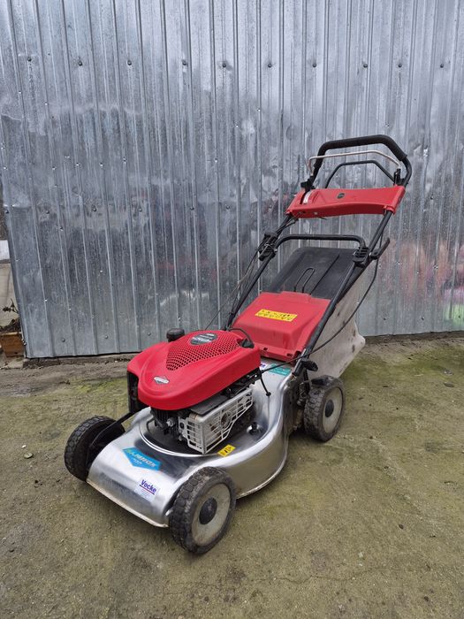 Mașină de tuns iarbă gazon