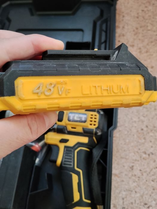 Шуруповёрт ТСТ в отличном состоянии