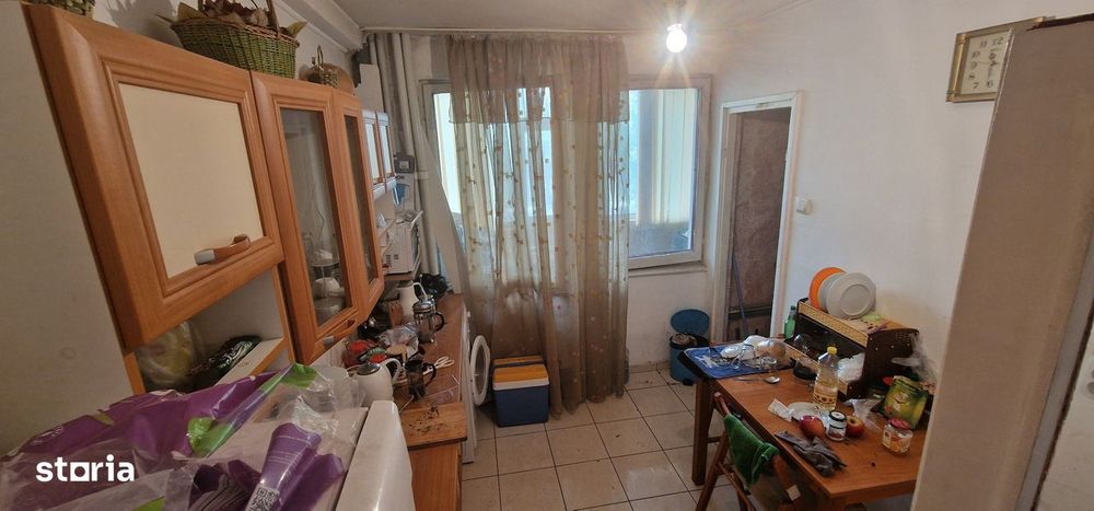 Trei camere etajul 1 , apartament Central.