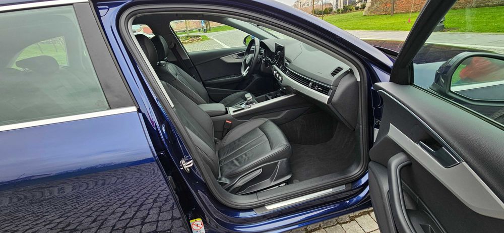 Audi A4 FACELIFT 2021 / 2.0 TDI MHEV / Virtual Cockpit / Faruri + Stopuri Matrix LED / Navigatie HIGH / TVA DEDUCTIBIL