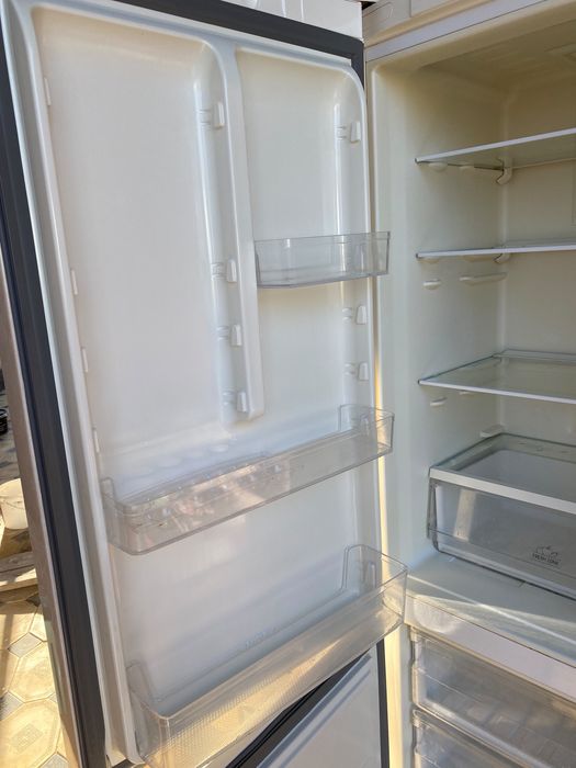 Холодильник hotpoint