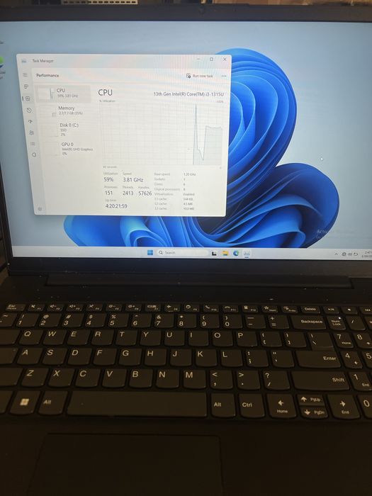 Lenovo I3 gen 13 240/8gb cu incarcator•Amanet Lazar Crangasi•55091