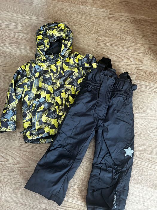 Детские комбинезоны и куртки