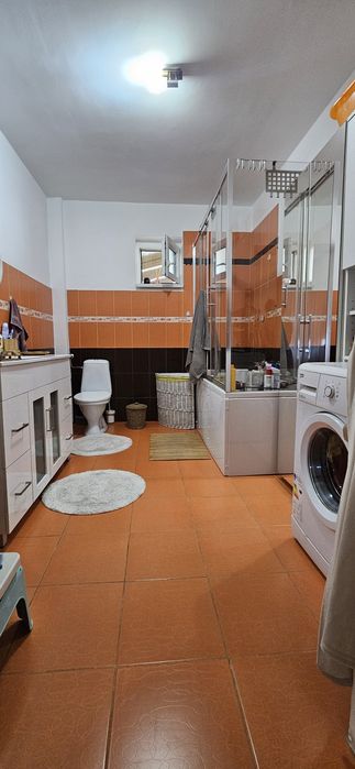 Vand casa Sanmihaiu-Roman     Pret 200.000 EUR