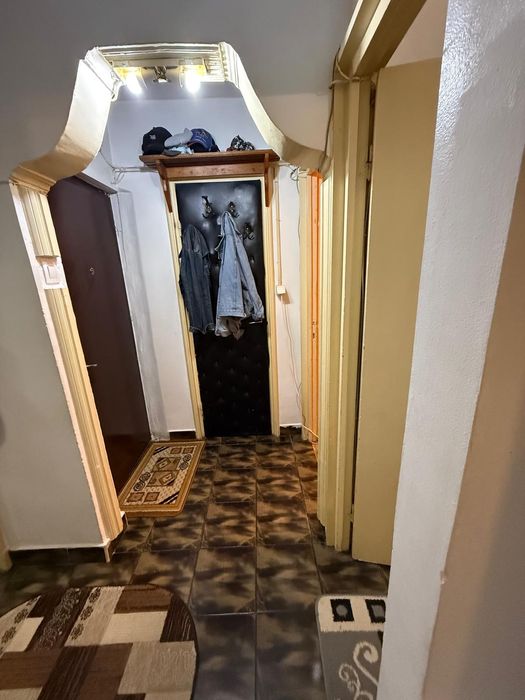 Închiriez apartament 2 camere