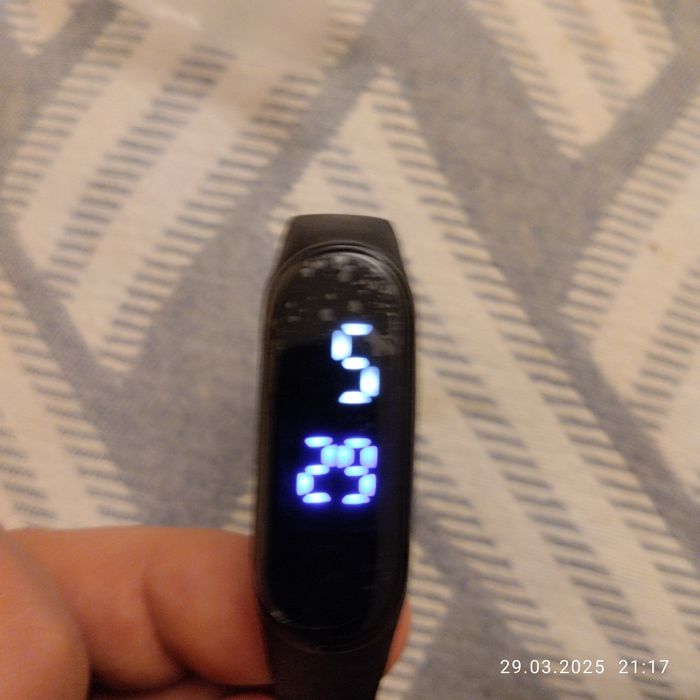 Фитнес браслет часы от москитов и комаров