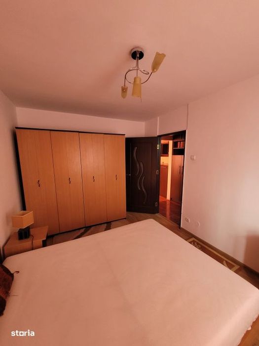 Apartament cu 3 camere, 70 mp, zona Garii