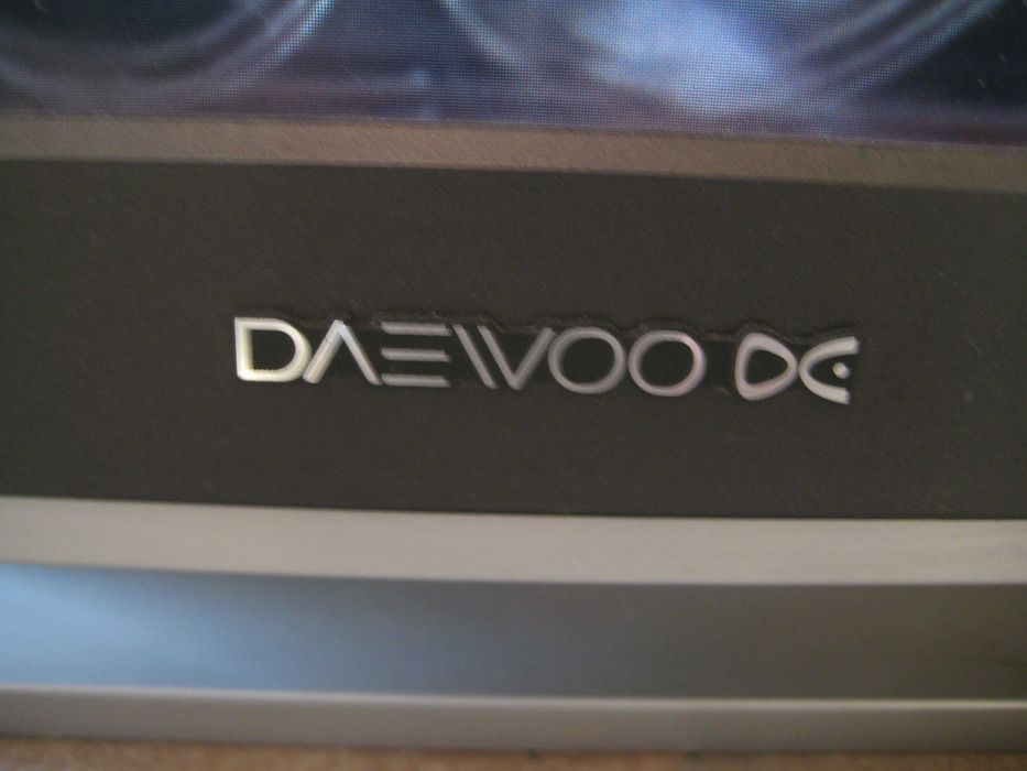 Продавам DAEWOO 17LCD TV DLP 17D3 + Декодер DIVA пълен комплект