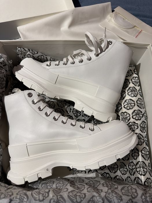 Alexander McQueen 40