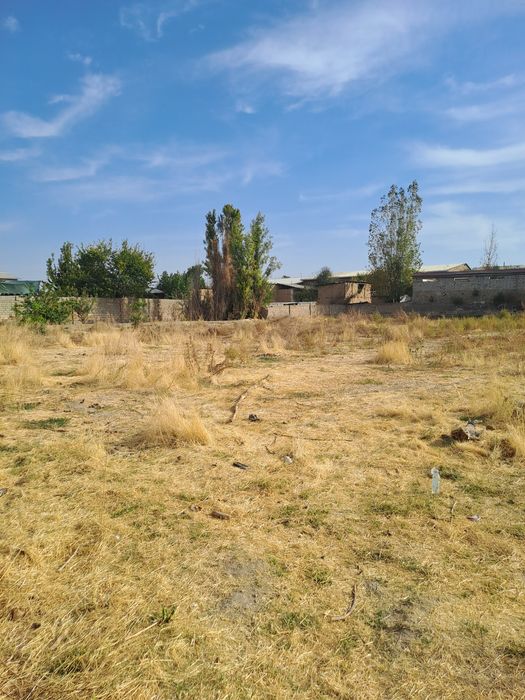 Тошкент тумани  А.Т.П. да 20 сотих  ер сотилади  1 сотиги  7500 $ дан.