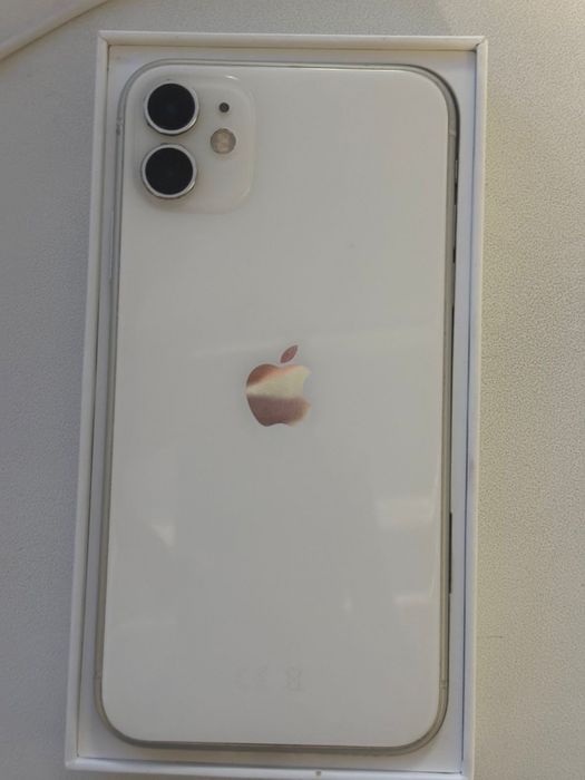Айфон 11 в хорошем состояний