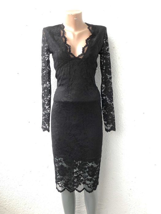 Черна, дантелена рокля