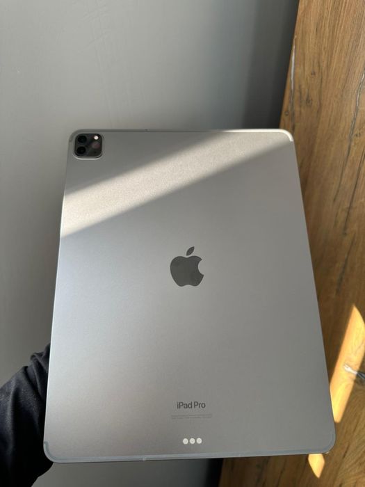 IPad pro 12.9-inch 128GB (6th Generation)