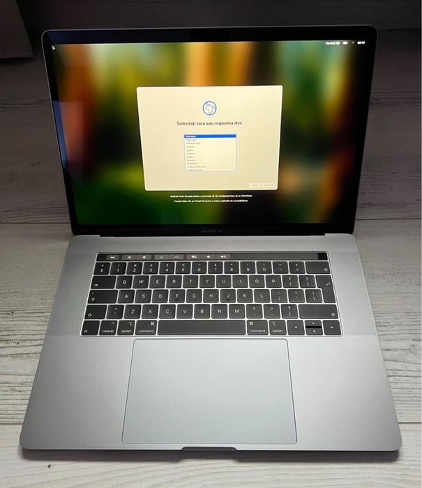 MacBook PRO 16" cu 32 GB RAM si 512 GB  , 98% Viata Bateriei