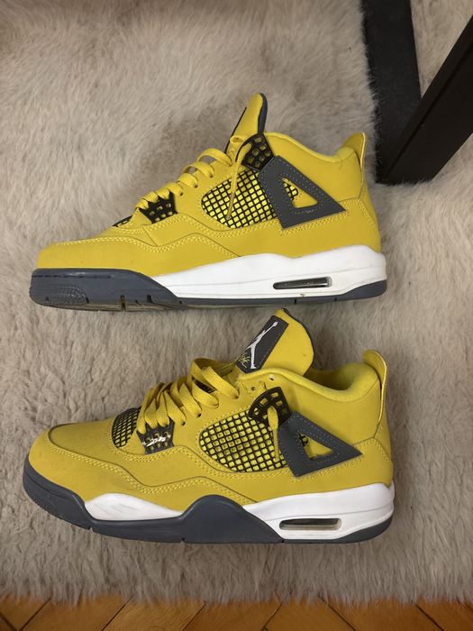 Jordan 4 lightning