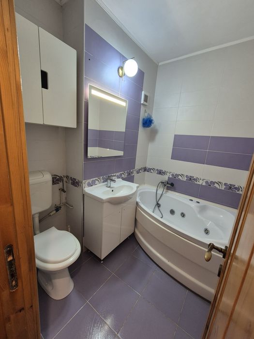 Închiriez apartament 3 camere Craiovei  et 1 stradal