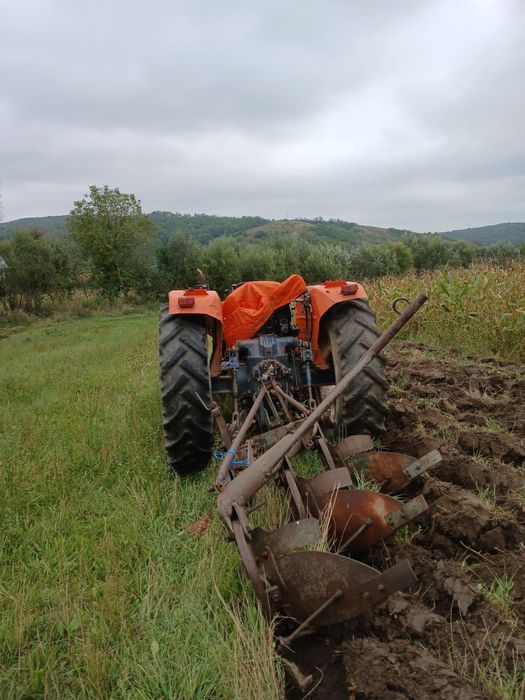 Vand pluguri cu 2 si 3 brazde