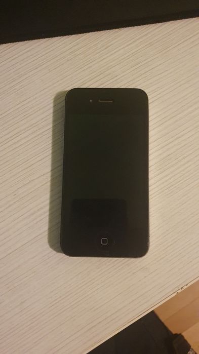 Vând Apple iPhone 4