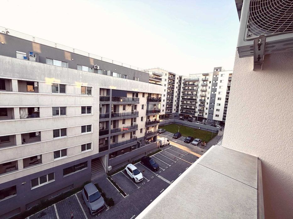 Inchiriez garsoniera decomandata in zona Titan - complex High Class Residence