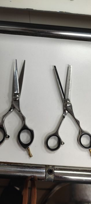 Ножницы парикмахерские профессиональные.