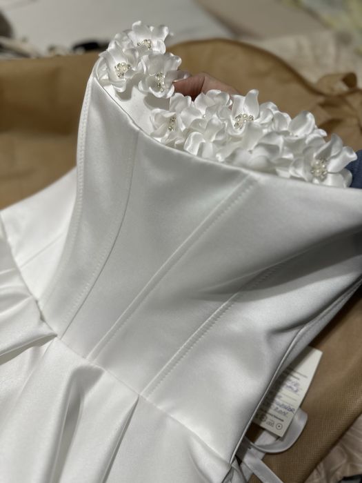 Vand rochie de mireasa NOUA din tafta