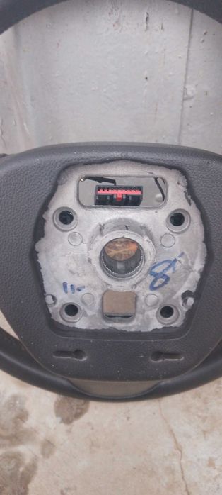 Продавам ОРИГИНАЛЕН волан за опел МОКА