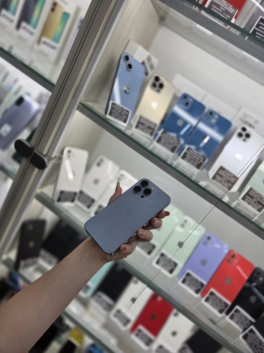 Humor GSM oferă spre vânzare / iPhone 13 Pro / 128 GB / Blue / Baterie 100% / Garanție 12 luni / Rate