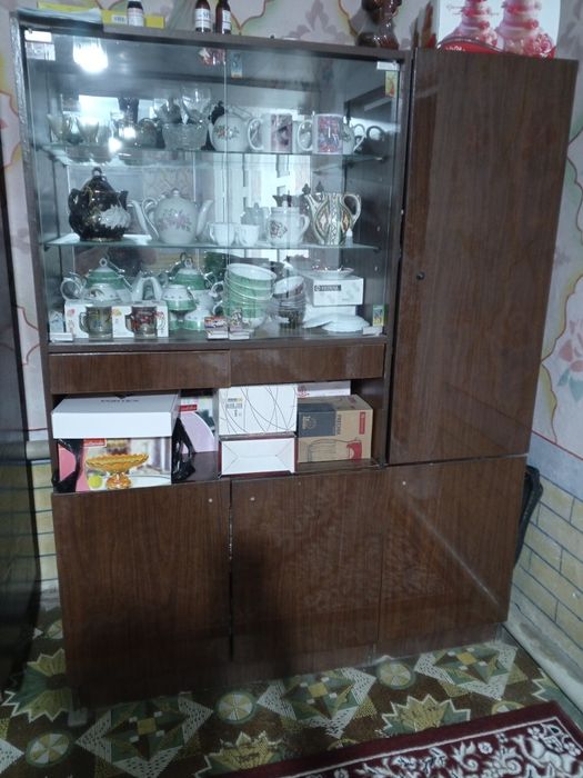 Сервант сотилади