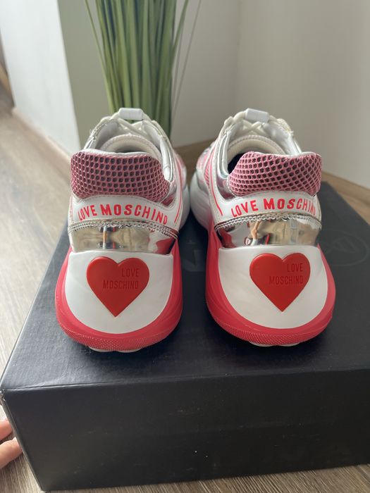 Сникърси, маратонки , спортни обувки Love Moschino