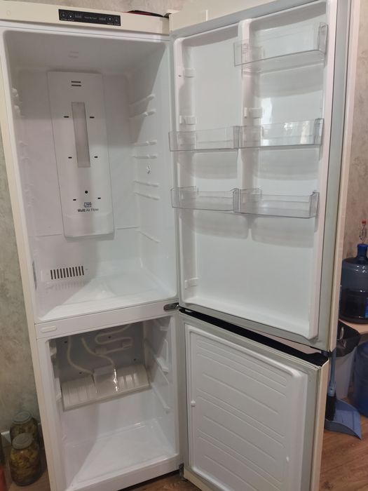 Продам холодильник LG