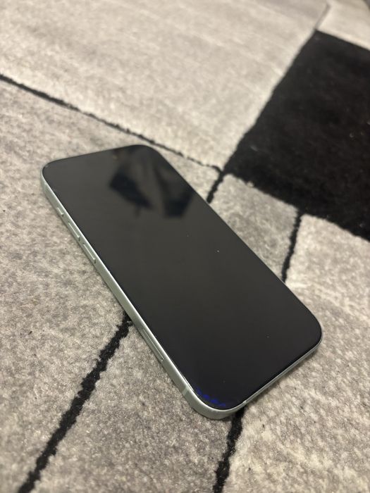 Vand iphone 15 piese
