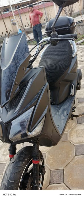 Продам Скутер  150 куб