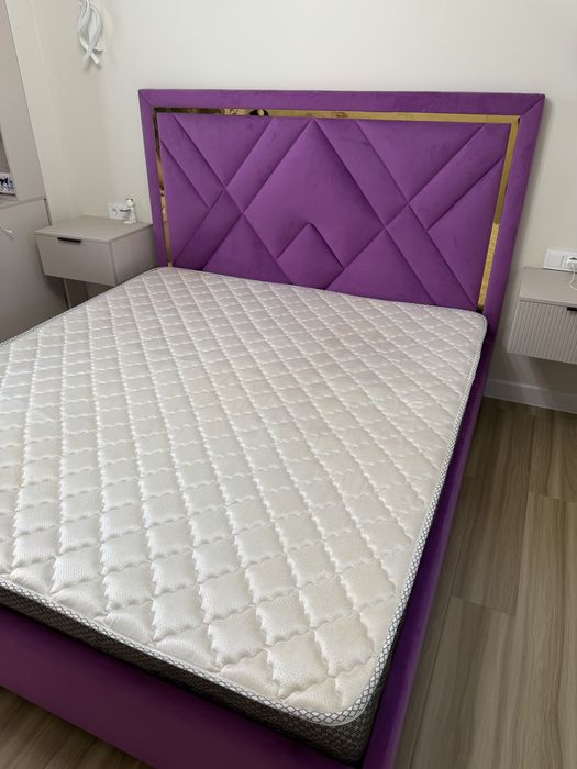 Продам кровать с матрасом