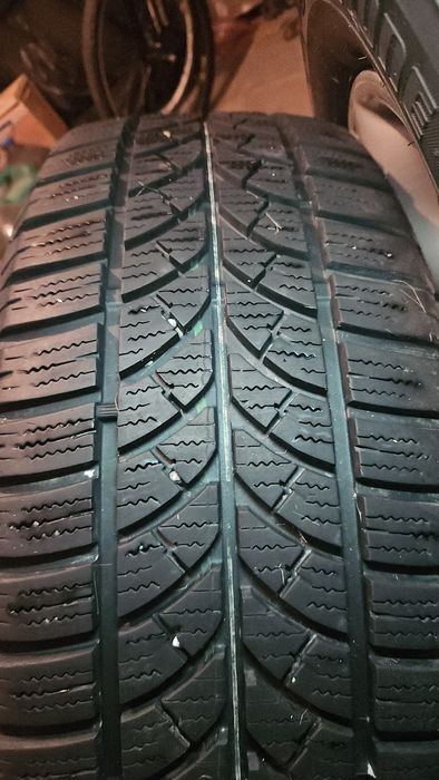 5/114.3/17 KIA 225/60/17 Bridgestone