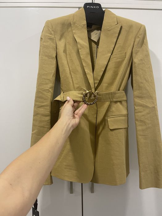 Ново сако Pinko с колан