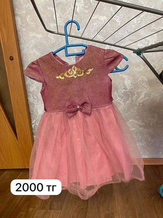 Продам детские платья для девочек