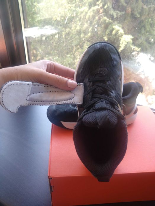 Баскетболни обувки  Nike Team Hustle с кожа