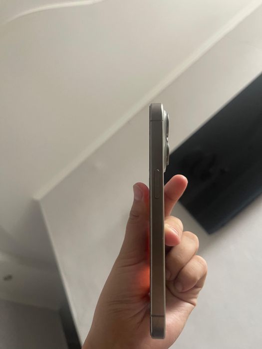 Продам Iphone 15 pro