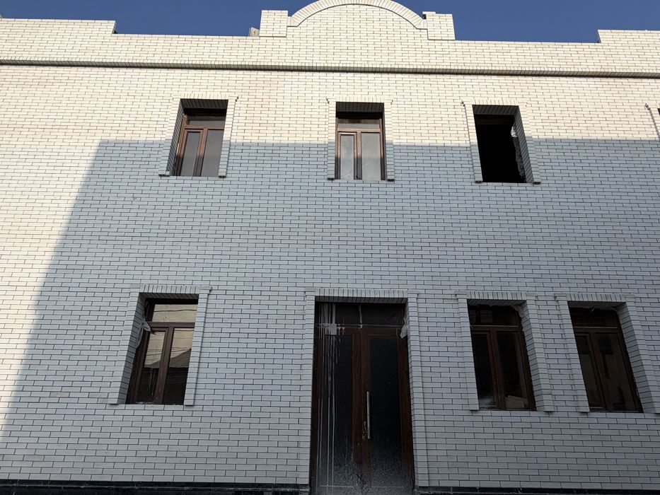 Ofislar,òquv markaz yoki istalgan turdagi turar joy uchun bino!