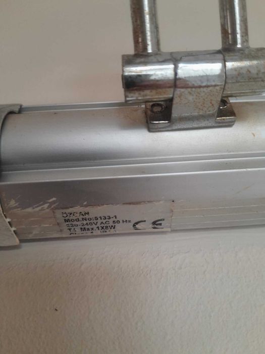 аплик лампа за картина огледало за стена хром ,осветително тяло