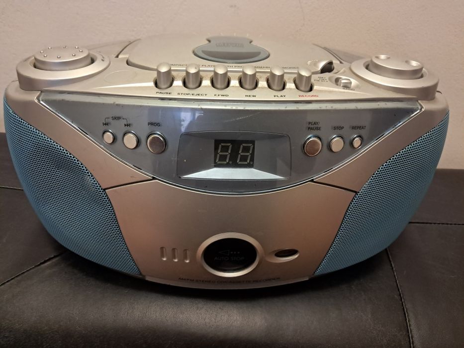 Radio casetofon si cd