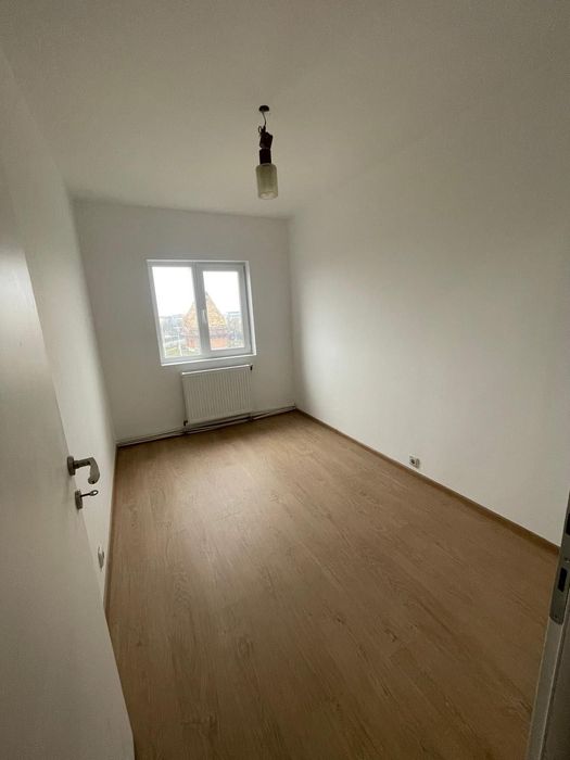 Vând apartament 3 camere-Arieșului