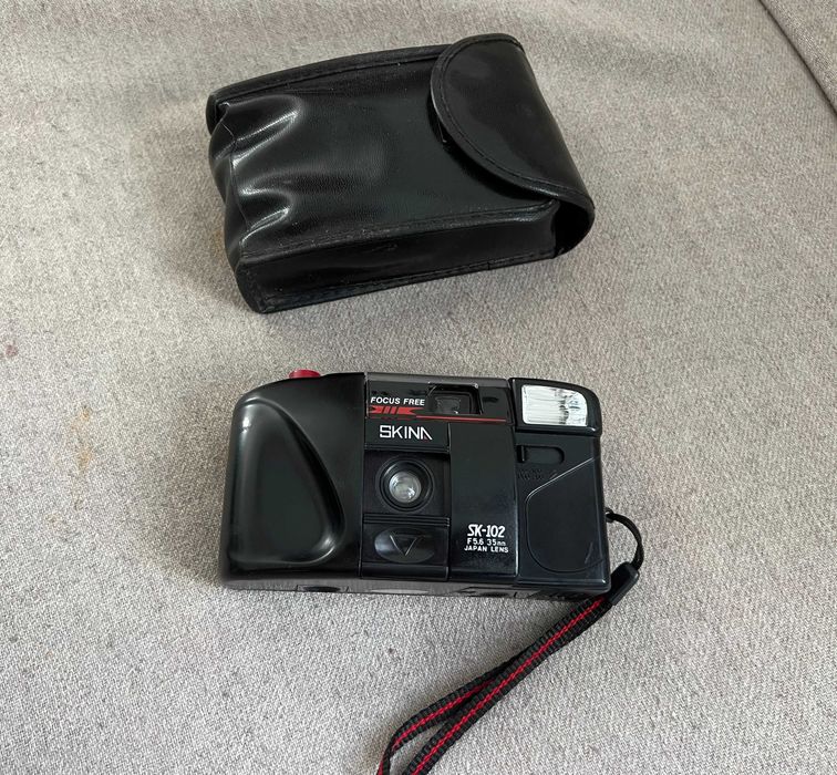 Aparat foto SKINA SK-102 35mm focus free cu blitz si husa