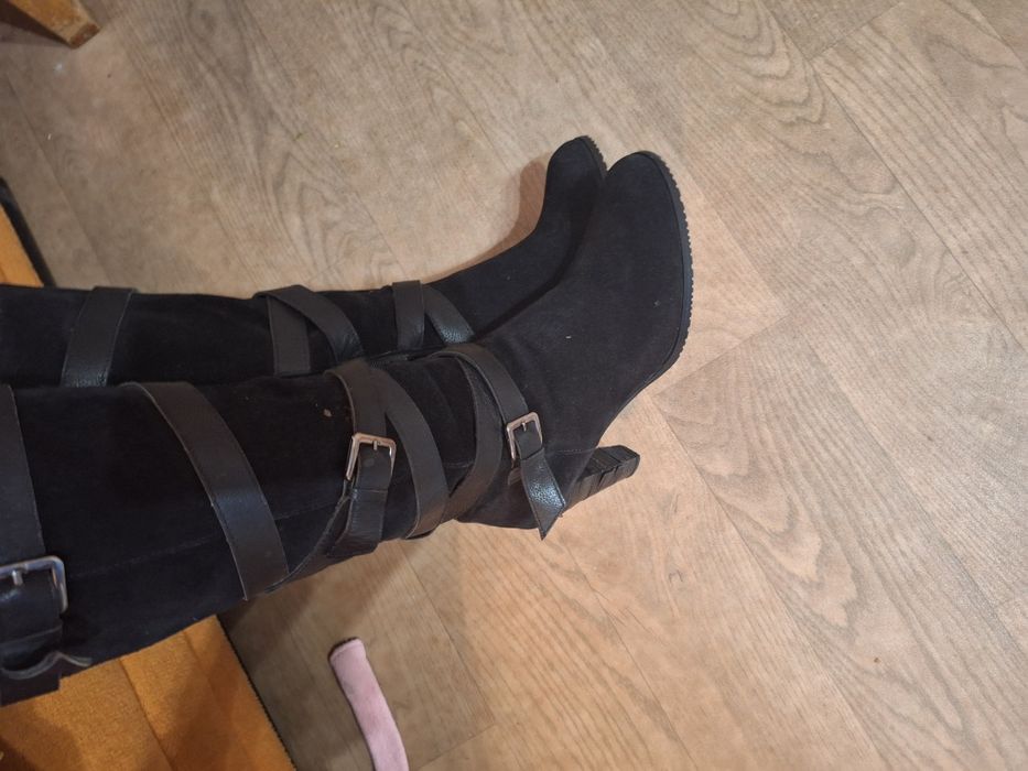 Дамски черни ботуши