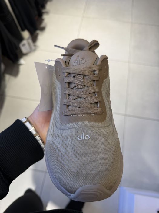 Нови маратонки Alo Yoga 36ти номер