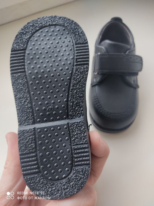 Продаю детские ботинки-туфли-лоферы