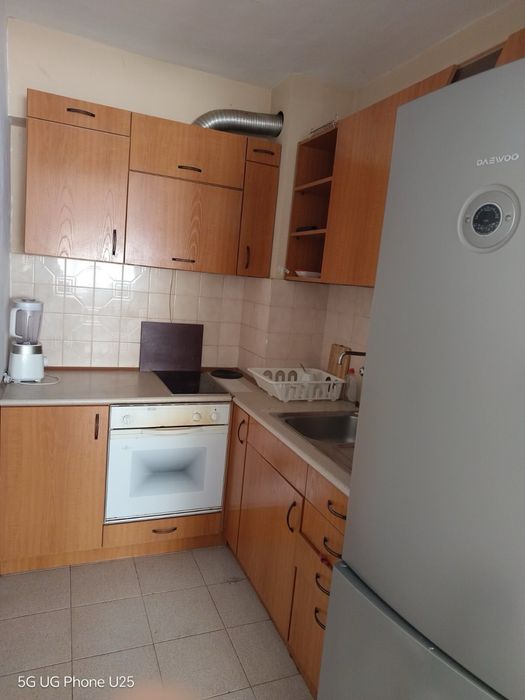 Тристаен апартамент под наем. Спортна зала