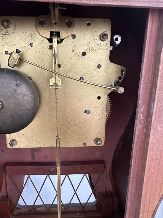 Стенен часовник HERMLE