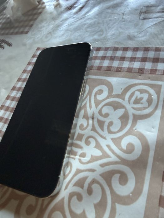 Продавам iphone14 pro