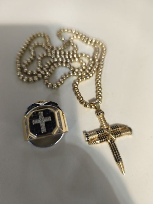 Lanț cu pandantiv -inel bărbătesc